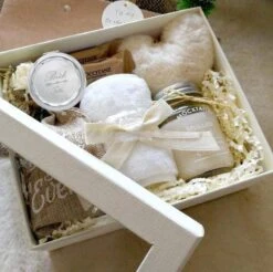 Pack Of 8 Compact Pocket Makeup Mirrors Set Include 1 Bride To Be Mirror 7 Bride Tribe Mirrors And 8 Pack Bridesmaid Love Knot Bracelets For Bachelorette Party Bridesmaid Proposal Gifts (Silver) -Moen Shop 51jvUUgxC2L